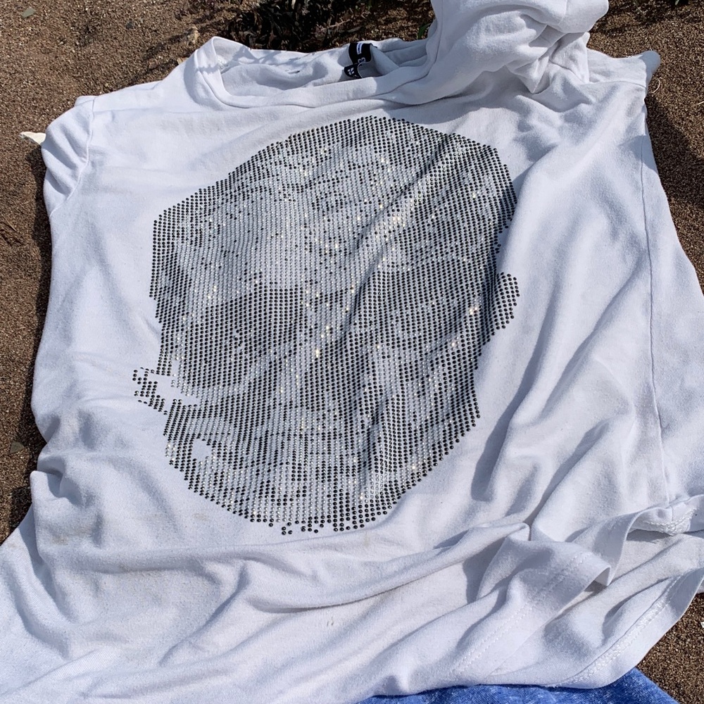 Design Lab Lord & Taylor White Tee with Black Accents
